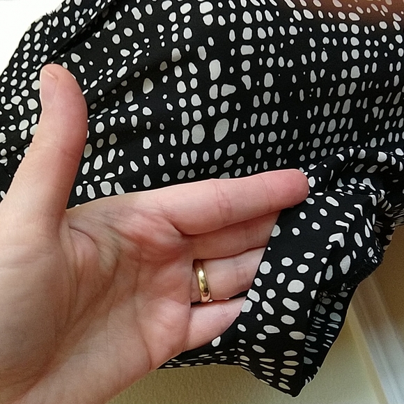 Forever 21 Short Sleeve Blouse - Picture 5 of 8